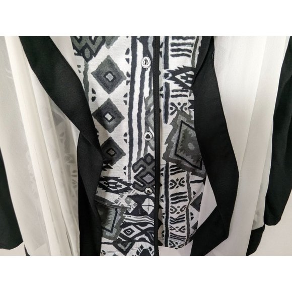 Cativa long sleeve button front abstract white black blouse size Medium - Picture 6 of 11